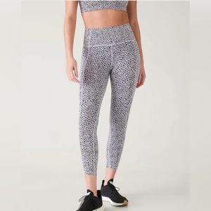 Athleta Ultimate Stash Textured 7/8 Tights